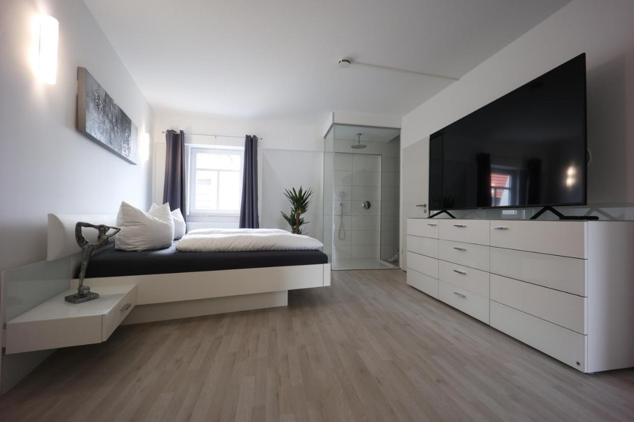 Eat And Apartment